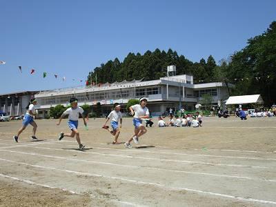 全校リレー.jpg